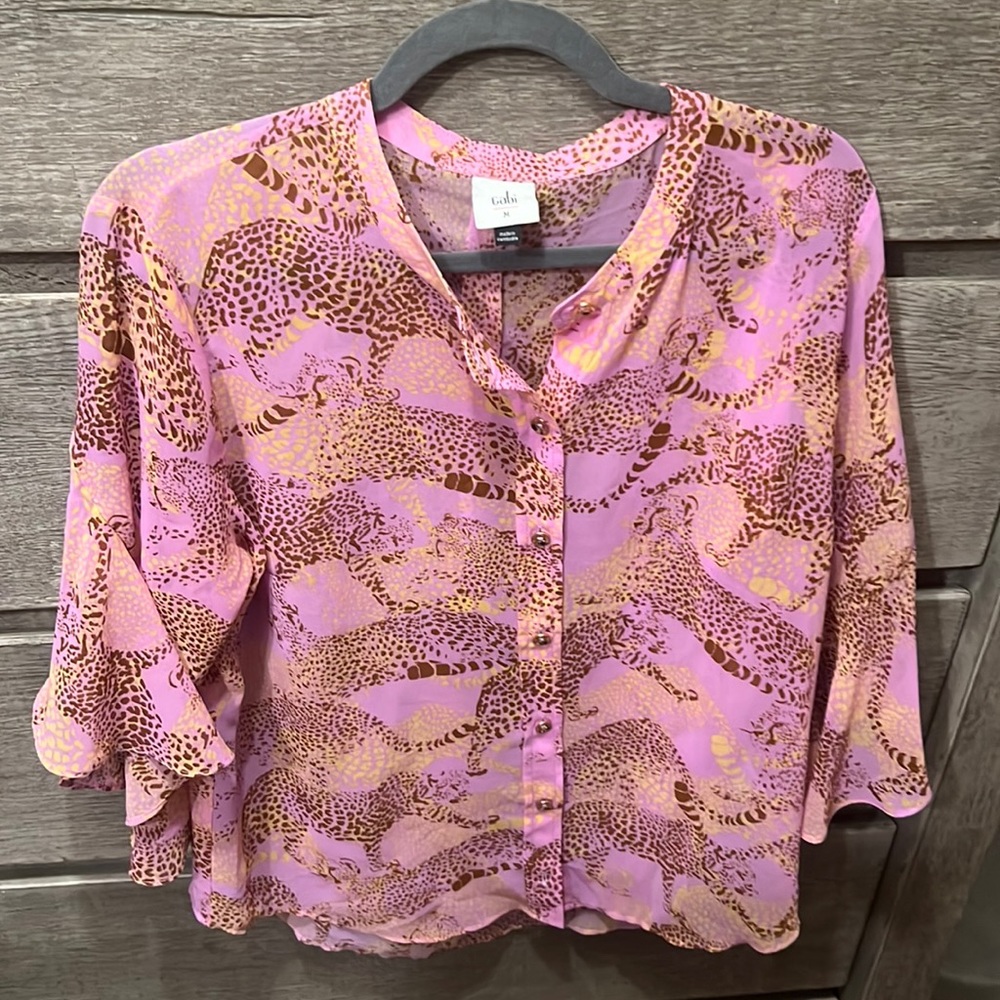 Women’s Cabi blouse. Sz med.